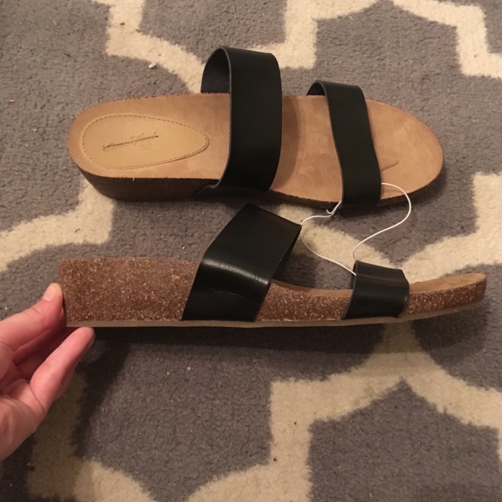NWOT Universal Thread wedge sandals